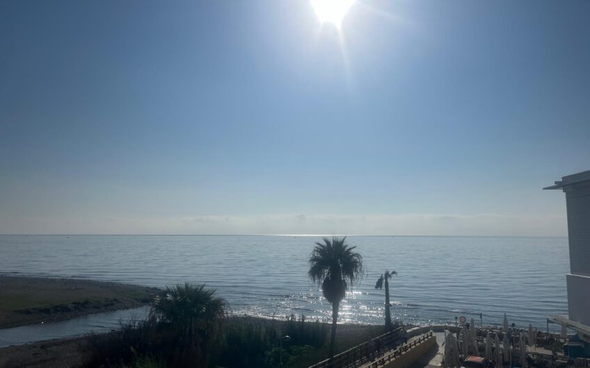 PISO EN VENTA , PRIMERA LINEA DE PLAYA
