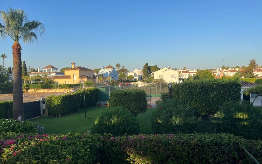 PISO EN VENTA CERCA DE LA PLAYA SAN PEDRO DE ALCANTARA