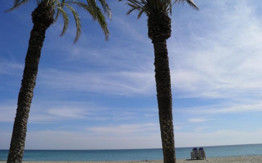 BUENA INVERSION ,VILLA EN VENTA EN MARBELLA EN LAS CHAPAS