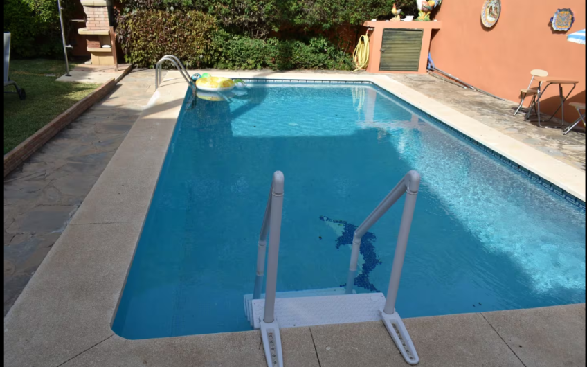 VILLA EN VENTA EN LAS PETUNIAS